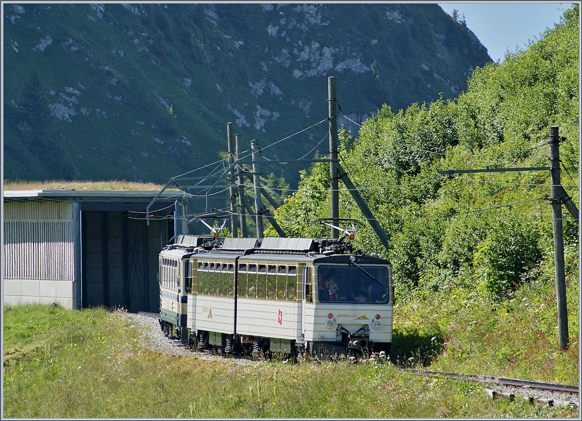 The Rochers de Naye Bhe 4/8 304 and 305 between Jaman and the summit station.
01.07.2018