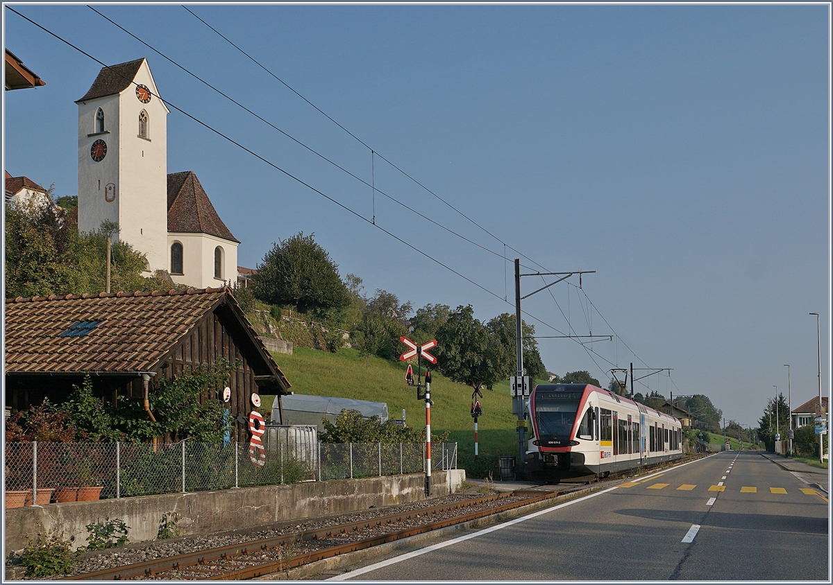 The SBB GTW RABe 520 011-3 on the way to Lenzburg by Birrwil. 

13.09.2020