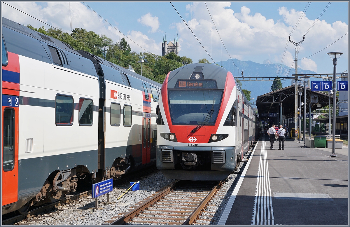 The SBB RABe 511 020 from Fribourg to Geneva by his stop in Vevey (SBB summer timetable 2018)

18.07.2018