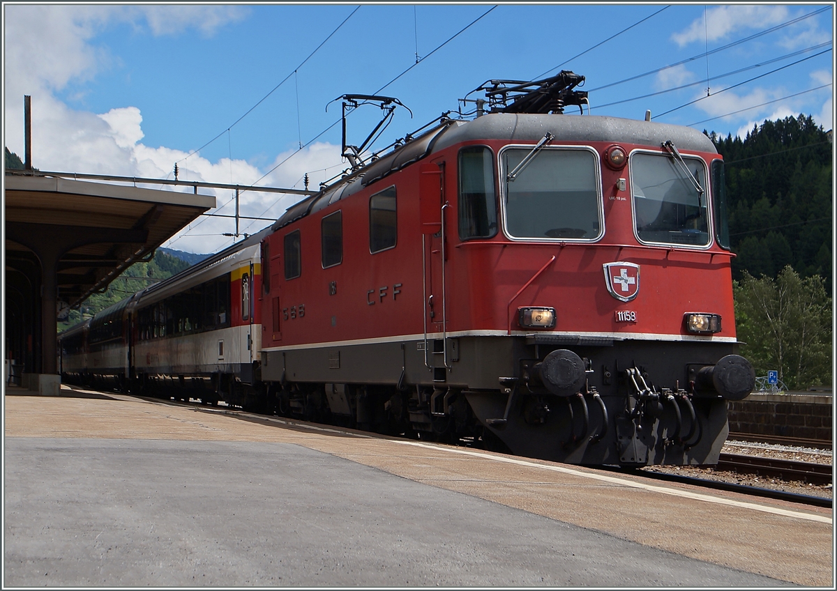 The SBB Re 4/4 II 11158 in Faido.
23.06.2015
