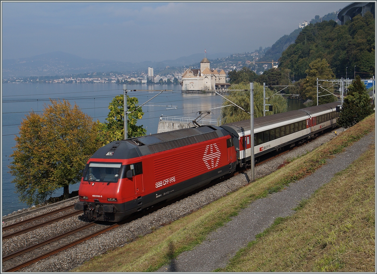 The SBB RE 460 008-6 wit an IR to Brig by the Chastle of Chillon.
02.10.2015
