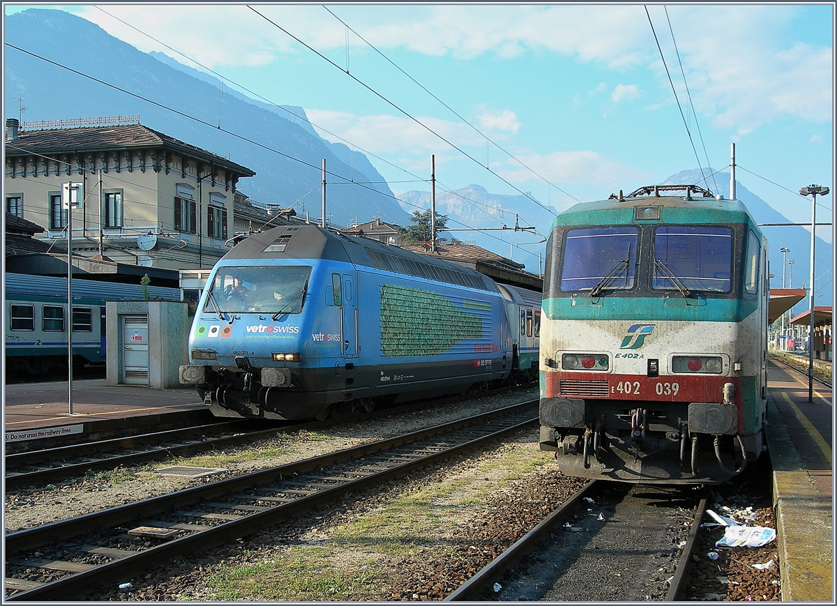 The SBB RE 460 021-4 comming from Birg and the FS 402 039 in Domodossola.
10.09.2007