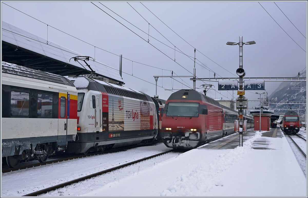 The SBB Re 460 058-1 is leaving with his IR from Sion.
14.01.2017
