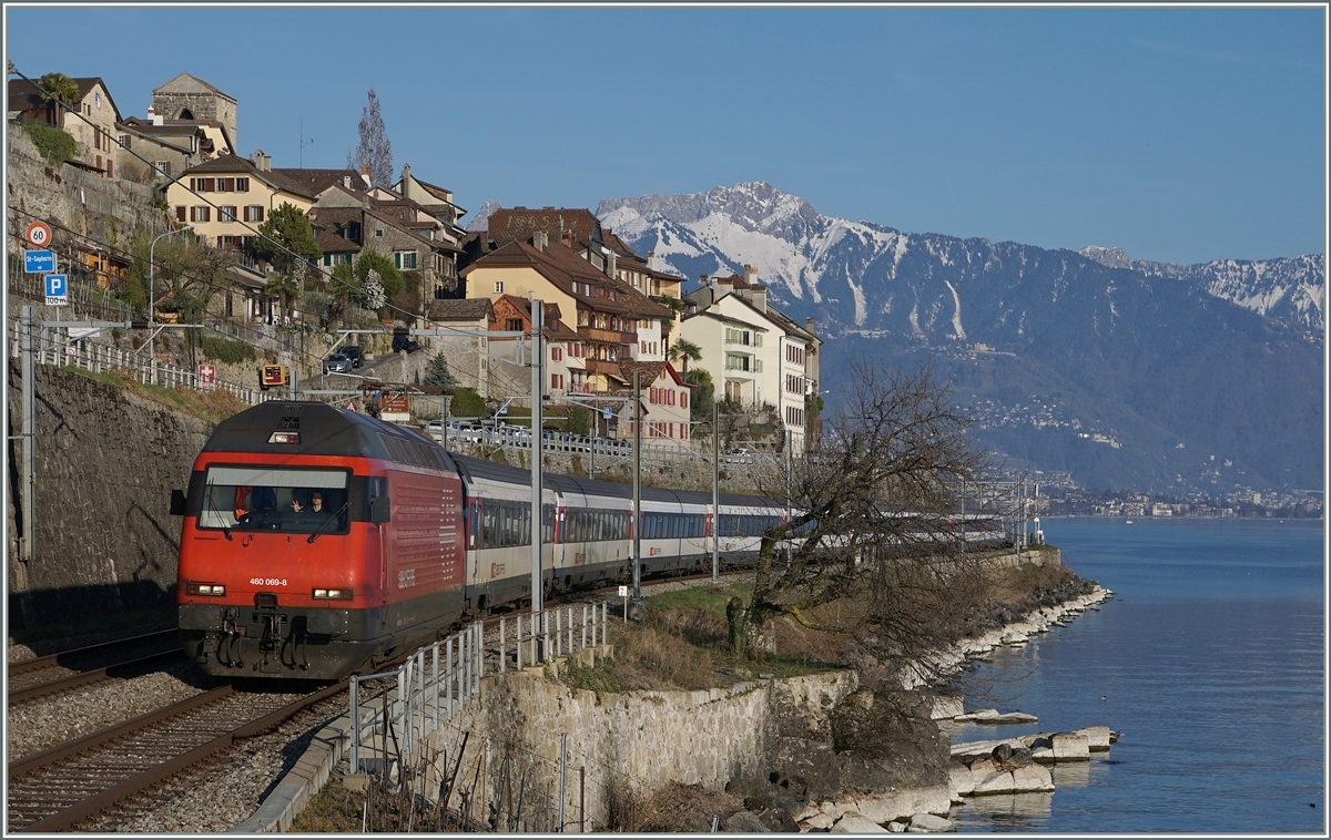 The SBB Re 460 069-8 with an IR by St Saphorin.
26.03.2016