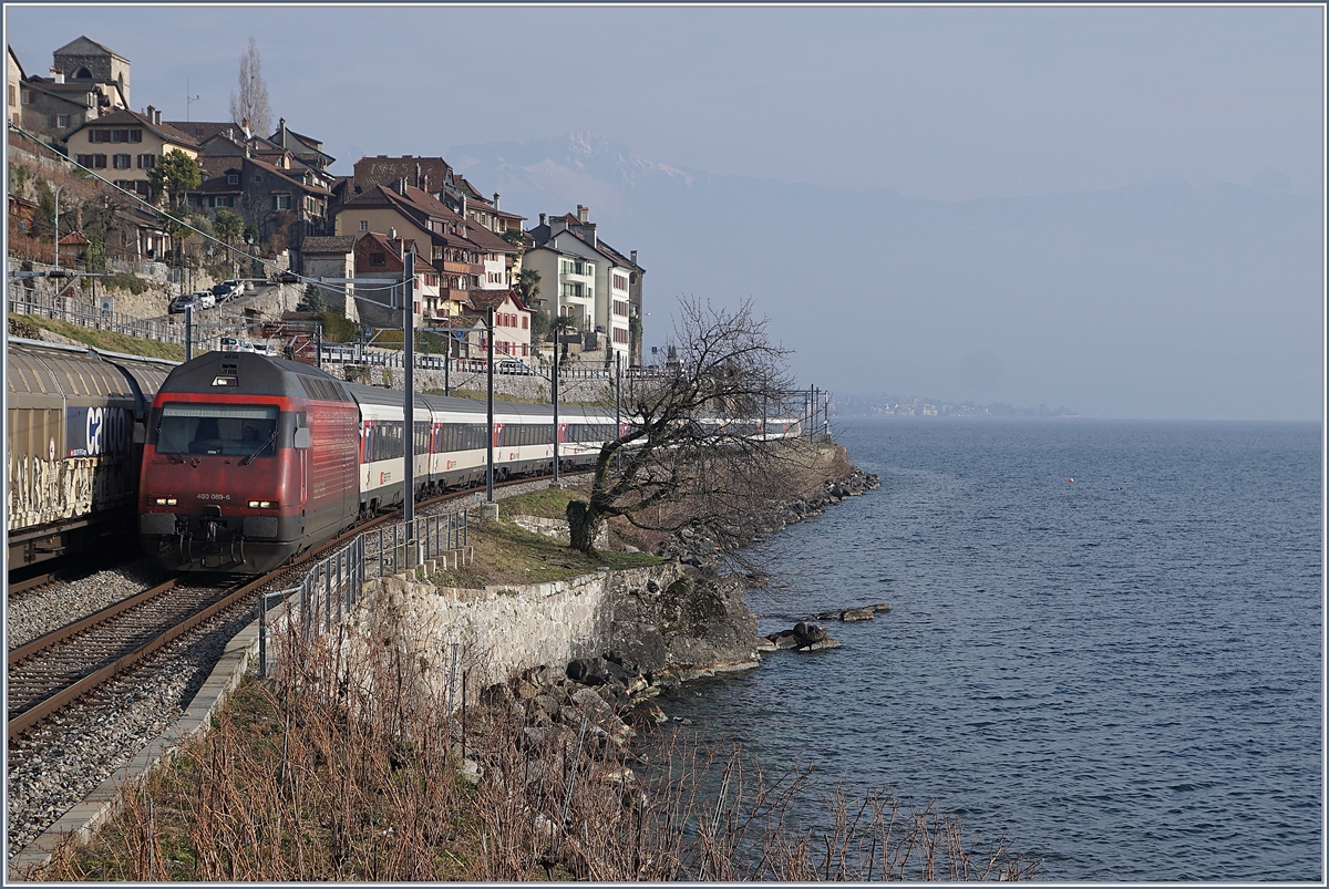 The SBB Re 460 089-6 with an IR to Geneva Airport by St Saphorin. 

06.02.2018