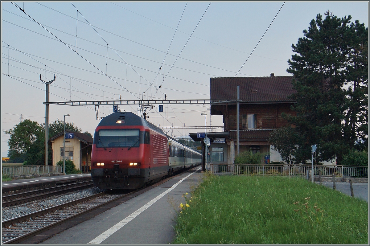 The SBB Re 460 094-6 with the IR 1707 in Roches VD.
12.08.2015