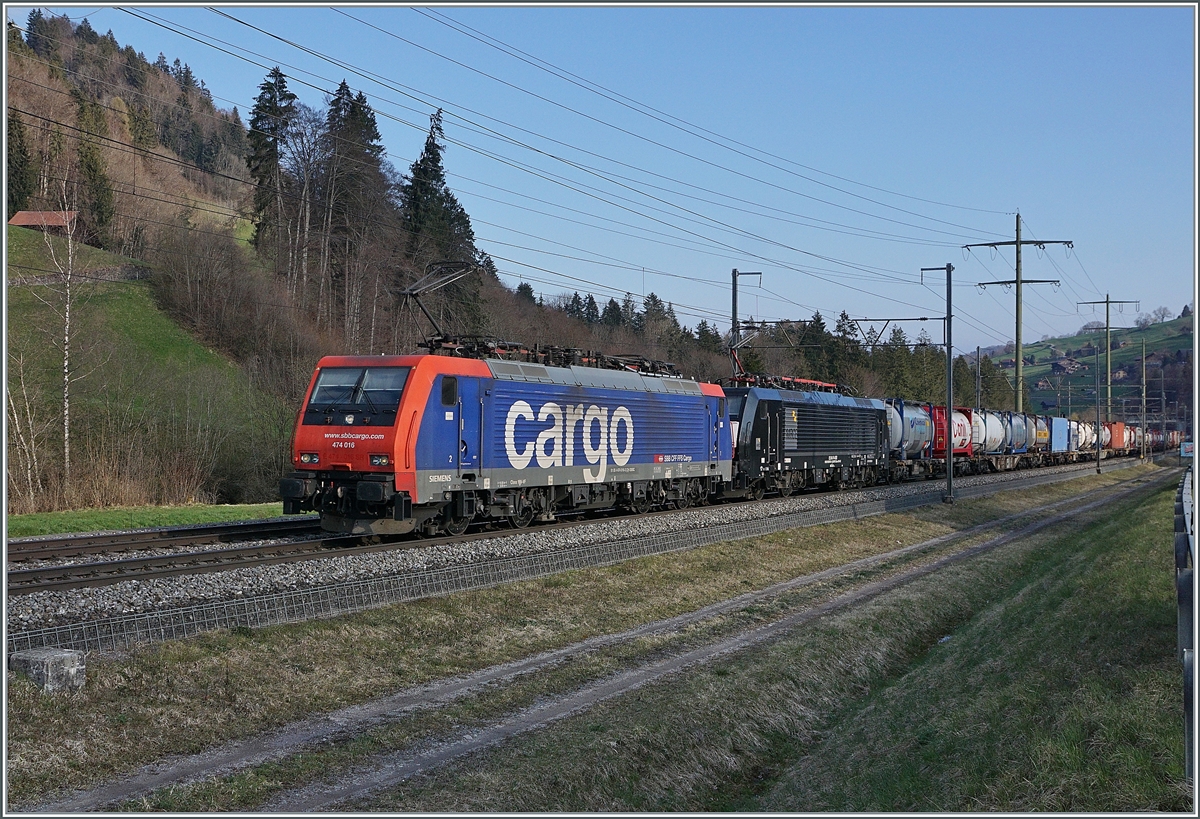 The SBB Re 474 016 and an other one with a Cargo train by Mülenen. 

14.04.2021
