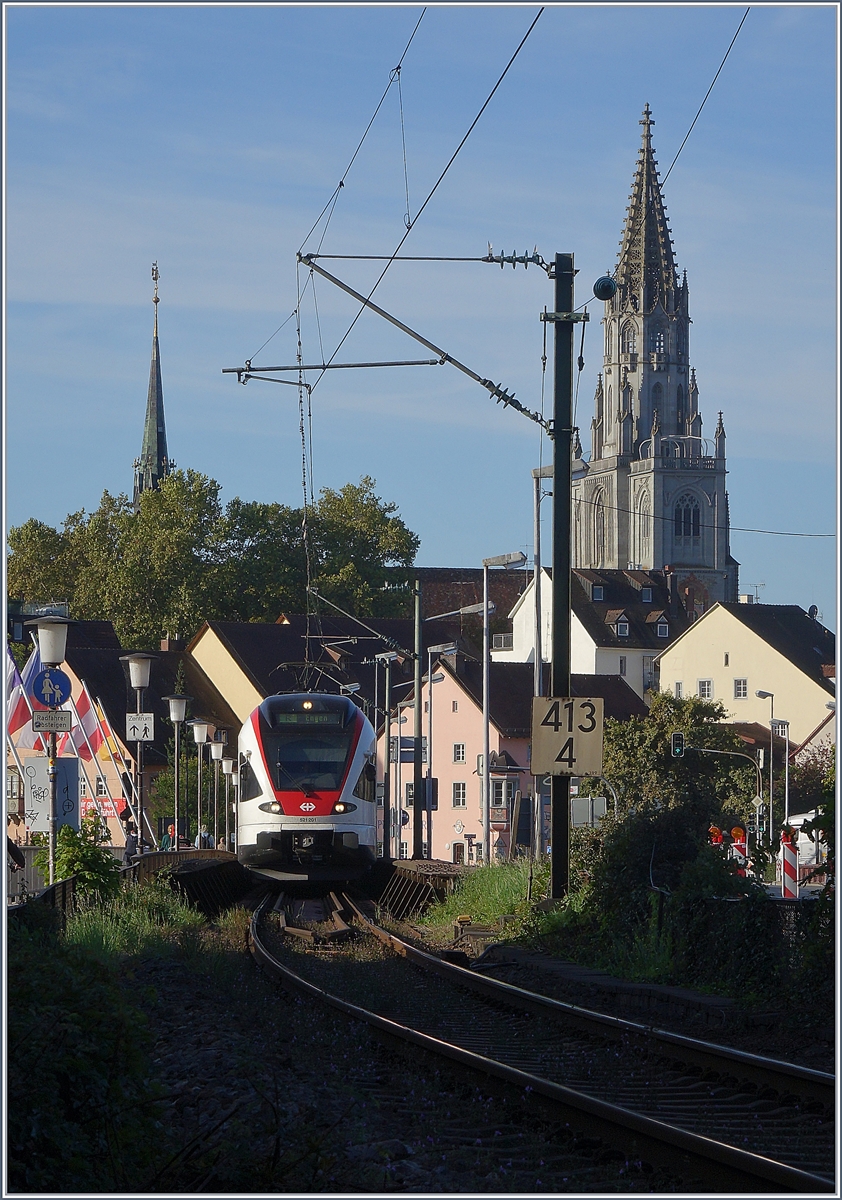 The SBB  Seehas  RABe 521 201 on the way to Engen on the Rheinbridge in Konstanz.

19.09.2019