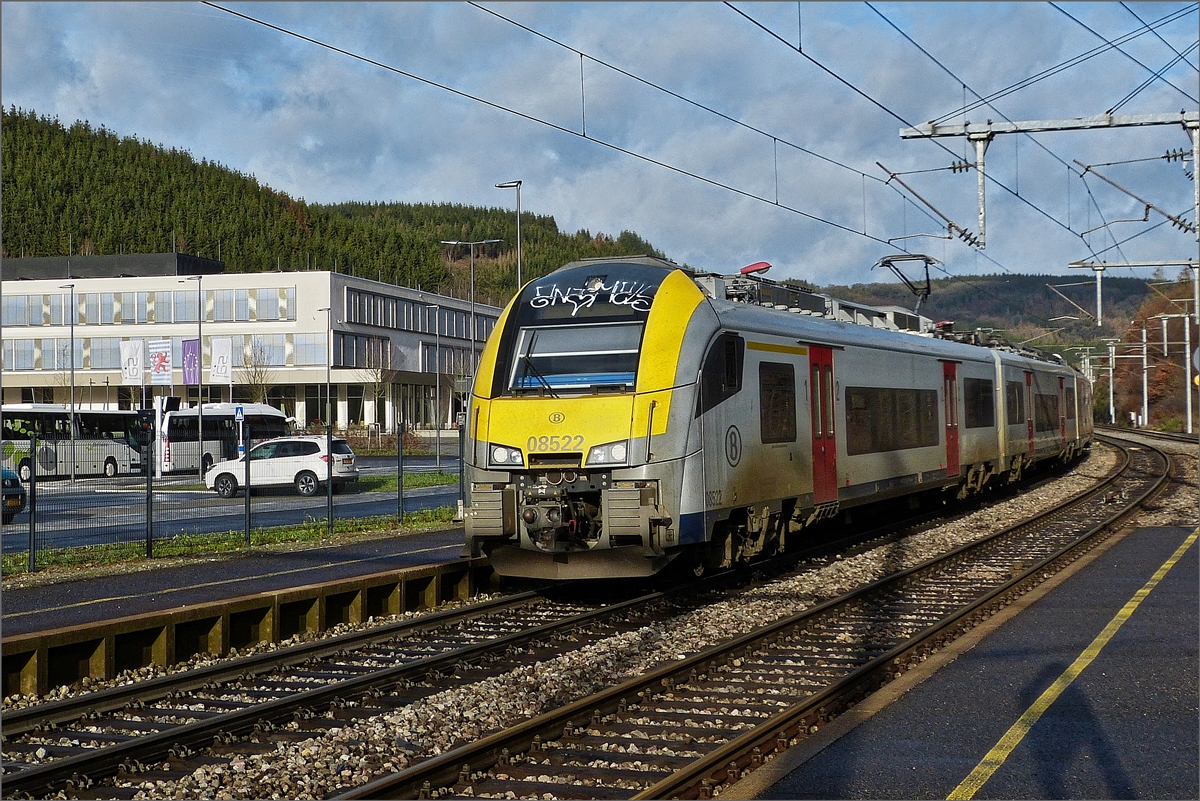 The SNCB Desiro AM08 522 is arriving in Clervaux on December 14th, 2019.