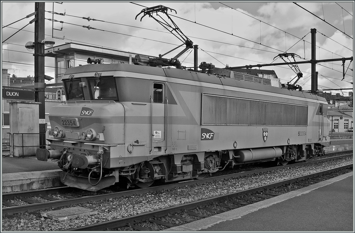 The SNCF BB 22354 in Dijon.
24.10.2006