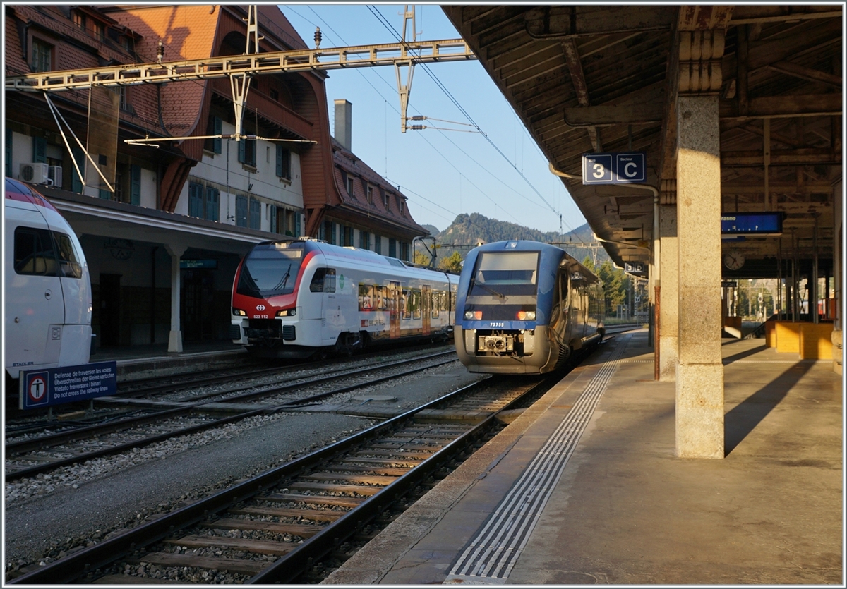 The SNCF X 73 755 and SBB RABe 523112 in Vallorbe. 

21.07.2022