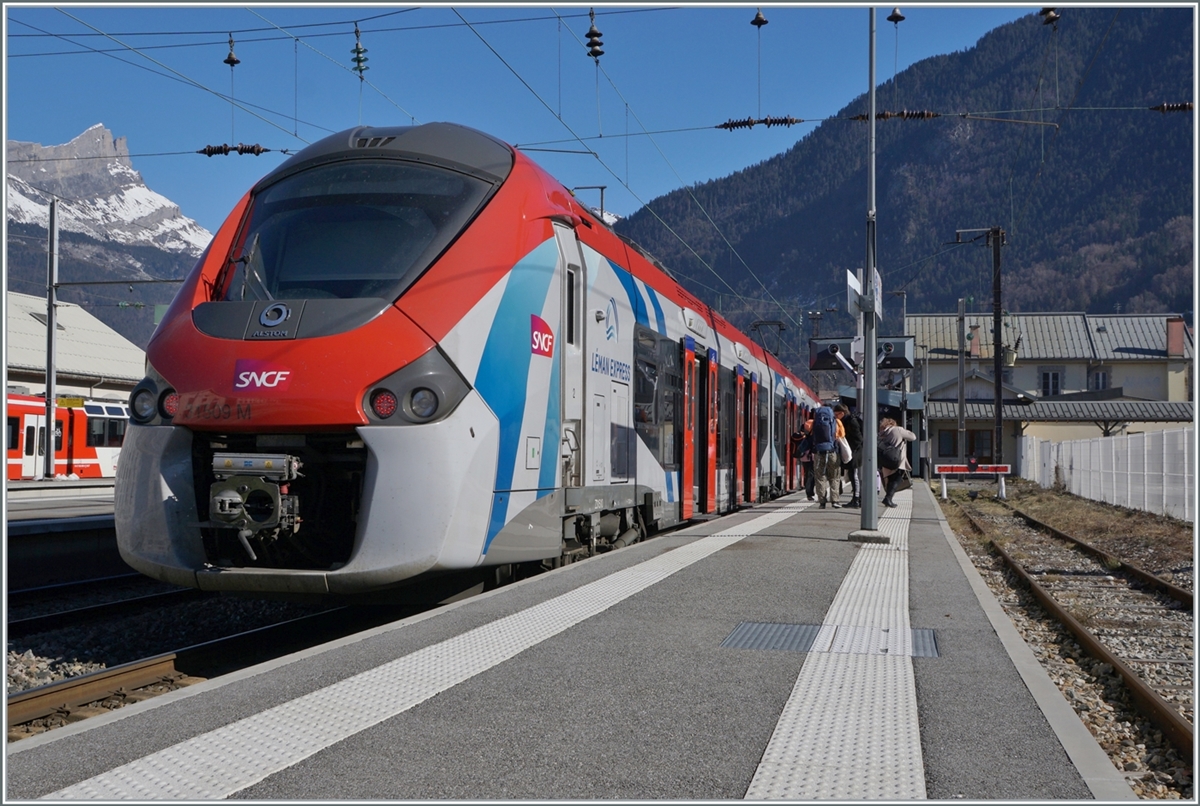 The SNCF Z 31509 Coradia Polyvalent régional tricourant is arriving at St Gervais Les Bains Le Fayet. 

14.02.2023
