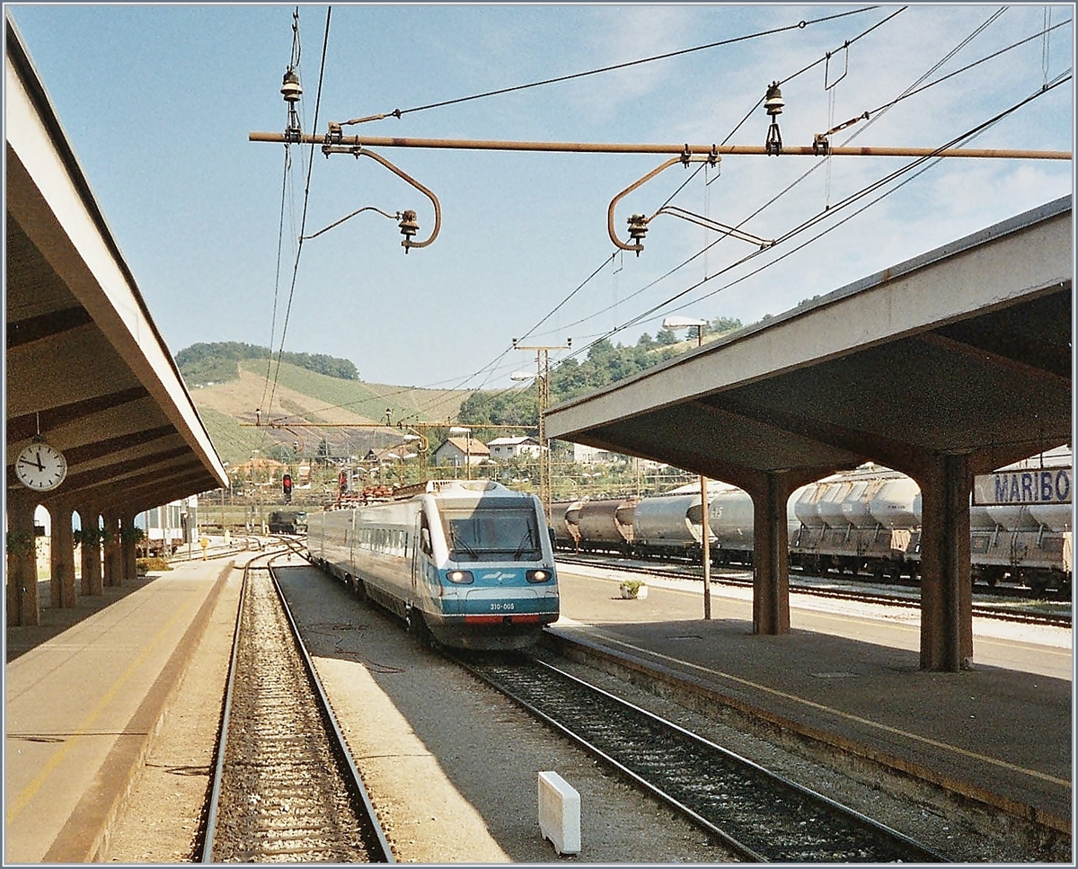 The SZ ICS 310 005 in Maribor. 

10/2004