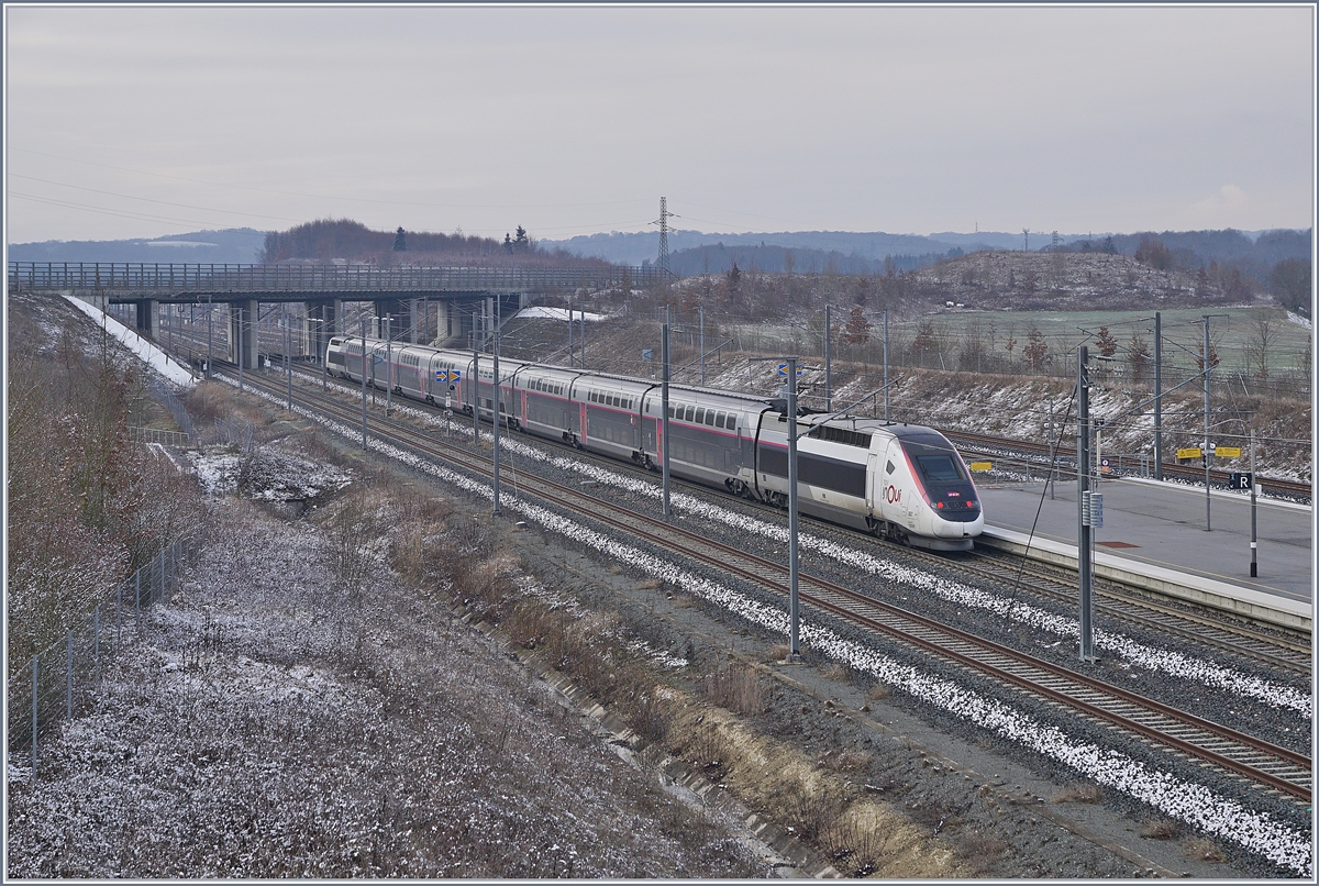 The TGV 6704 from Mulhouse to Paris is leaving the Belfort-Montbéliard-TGV Station.
11.01.2019