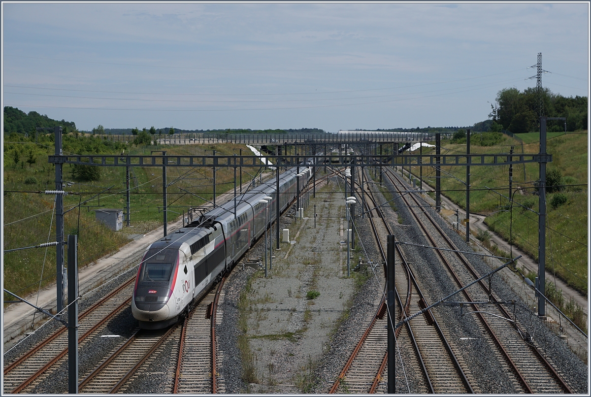 The TGV 9582 from Marseille to Frankfurt is arriving at the Belfort Montbeliard TGV station. 

06.07.2019