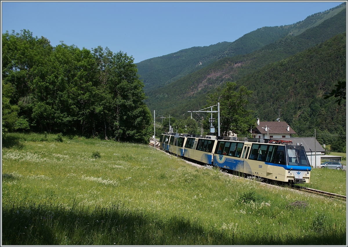 The  Treno Panoramico  D 47 P between Gagnone-Oresco and Druogno. 
10.06.2014