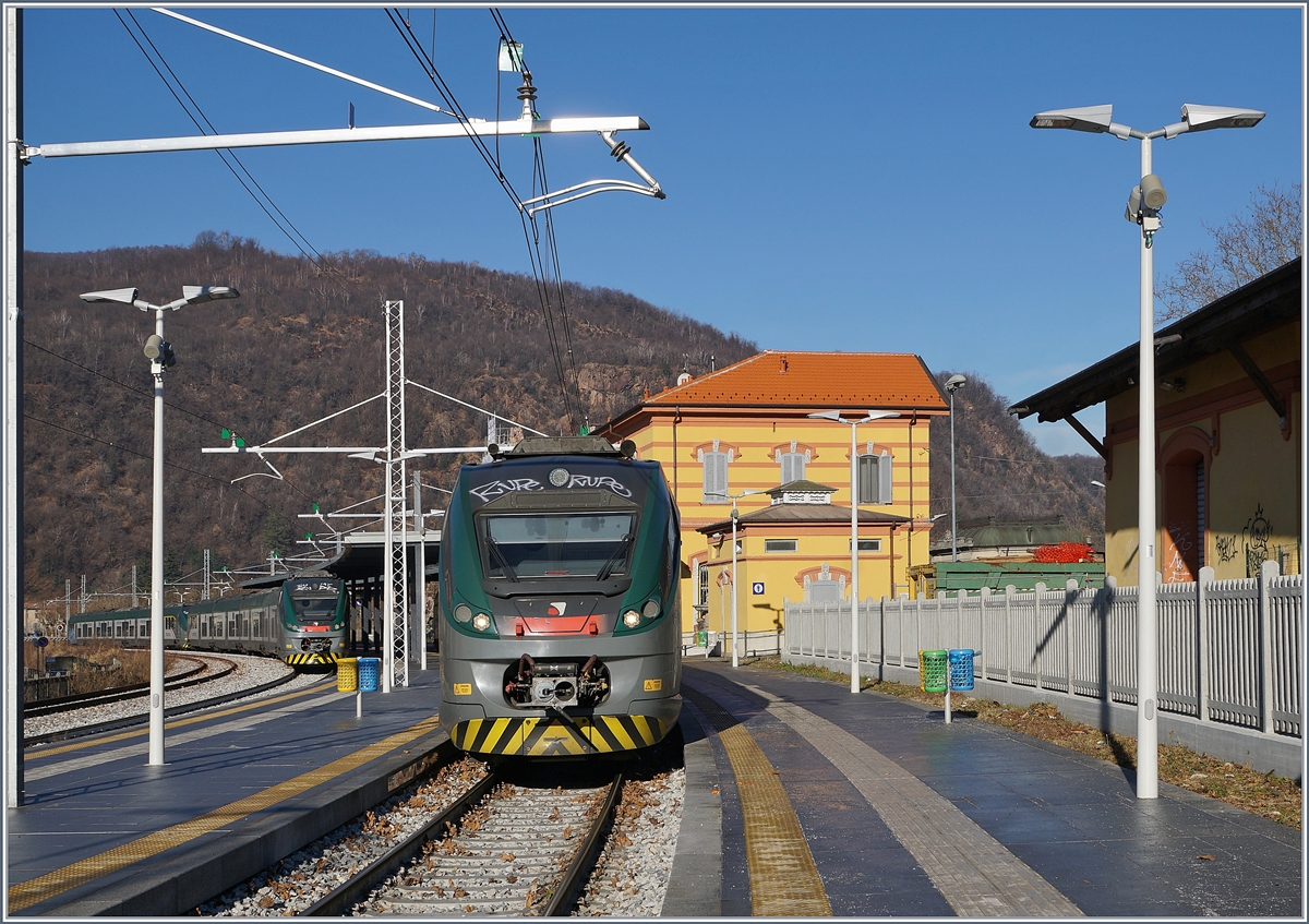 The Trenord ETR 425 030 is waiting in the Porto Ceresio Station his departure to Milan Porta Garibaldi Station.
05.01.2019