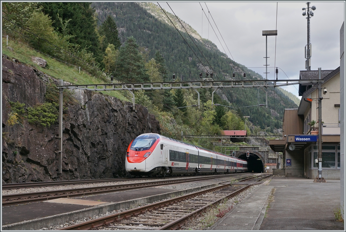 The two SBB Giruno RABe 501 012 (Solothurn) and 501 023 (Valais) are in Wassen on the way to Lugano.

Oct 19, 2023