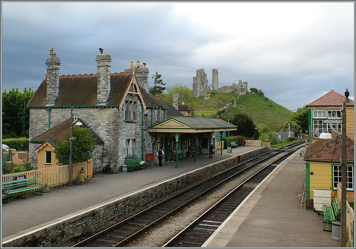 The verry nice  Corfe Castle Station on steh Swanage Railway.
08.05.2011