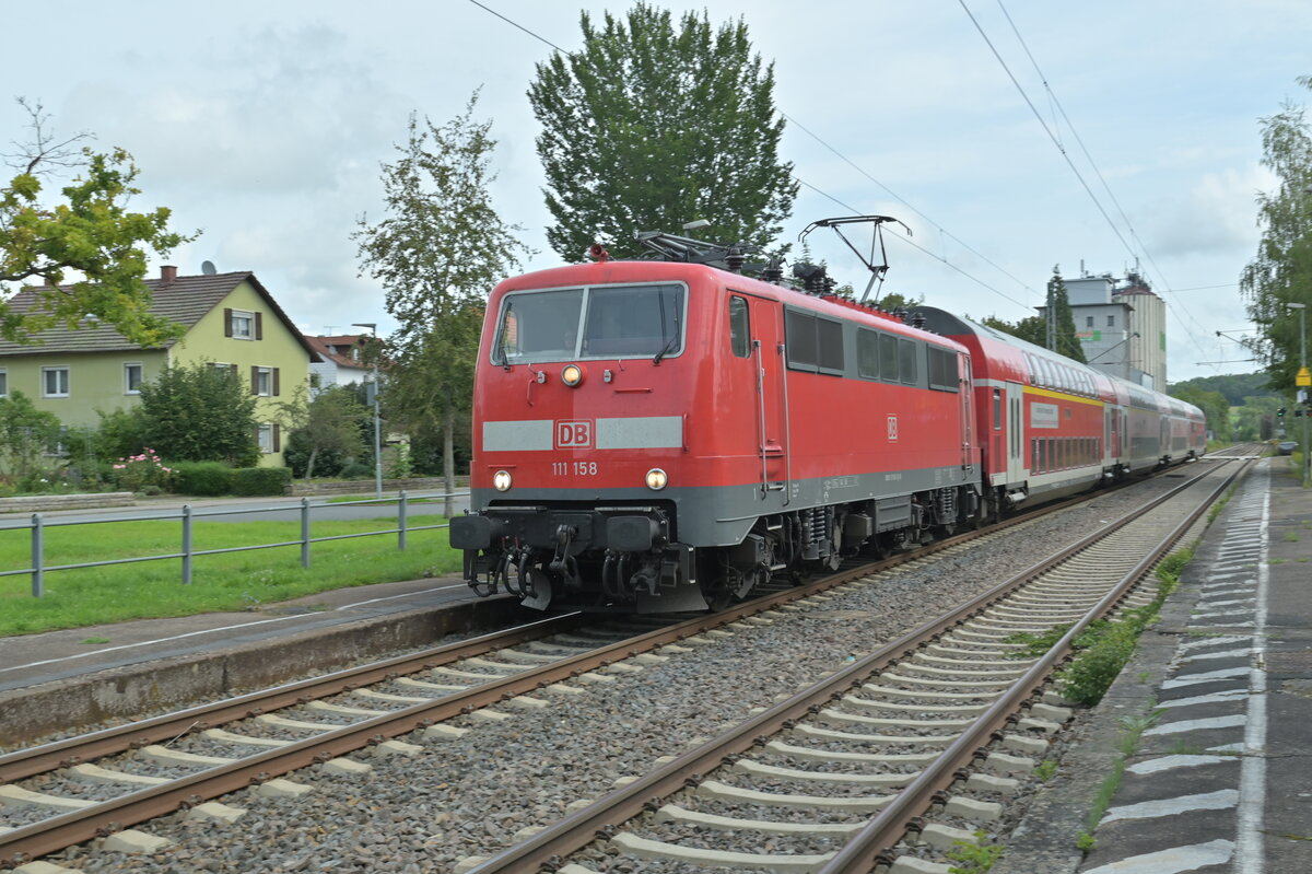 This sunday the class 111 158 howls the RE8 replacementtrain for GoAhed BW . It is seen here in Station of Rosenberg on it's war to Bietigheim where IT ends it's duty at the moment. 2023.8.13