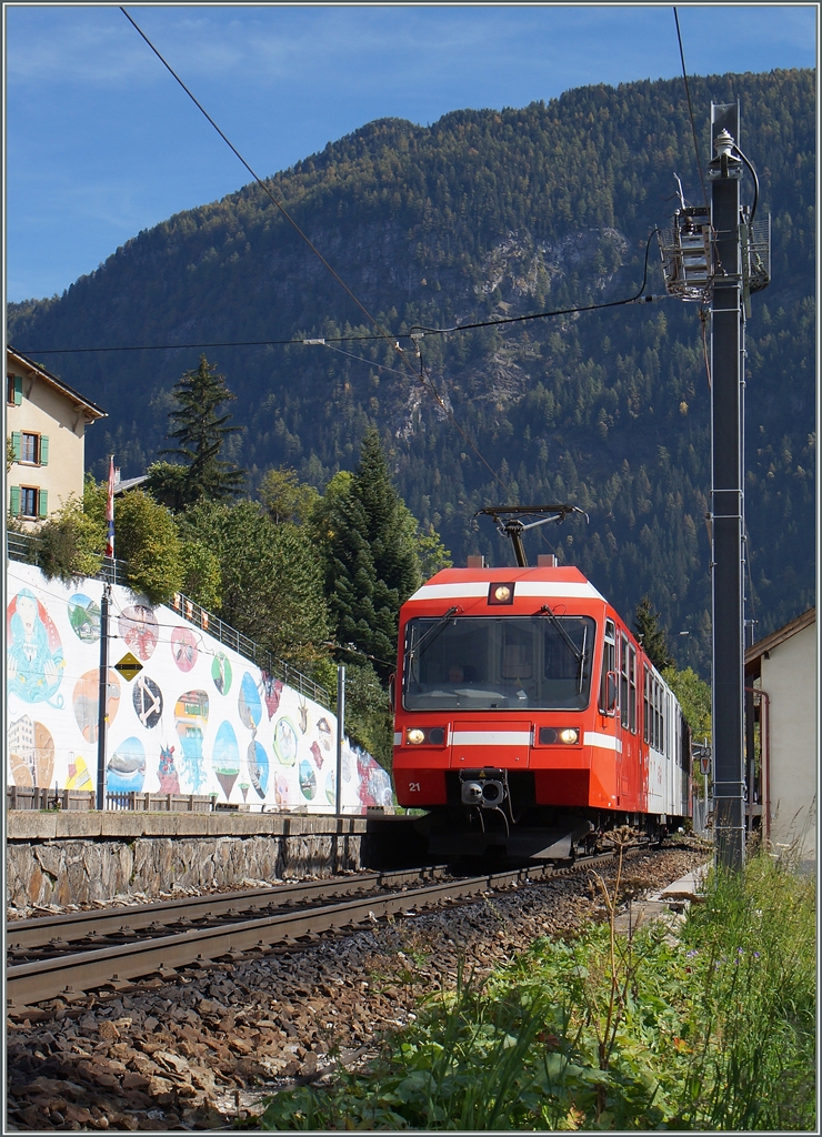 TMR (M-C) BDeh 4/8 21 (SNCF Z800 UIC N° 90 85 838 0821-1 CH-TMRSA) in Finhaut.
03.10.2014