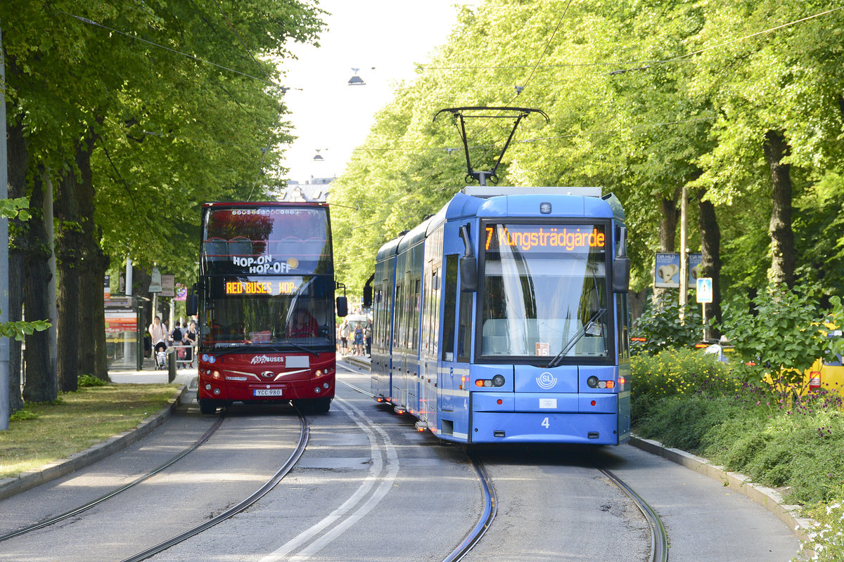 Tram SL (Storstockholms Lokaltrafik AB) 4 from Kungsträdgården arriving at »Skansen« by Djurgården in Stockholm. Date: 27. July 2017.