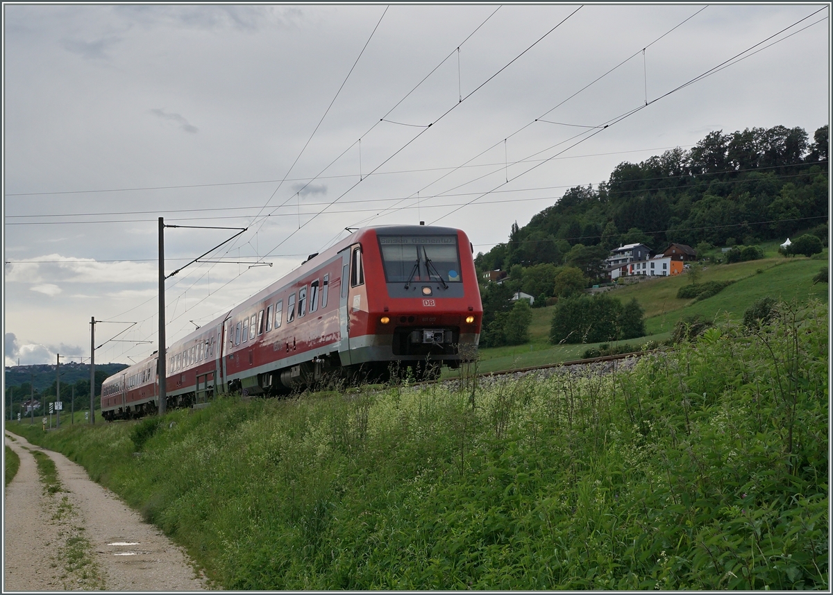 Two VT 611 on the way to Singen by Bietingen. 
18.06.2016