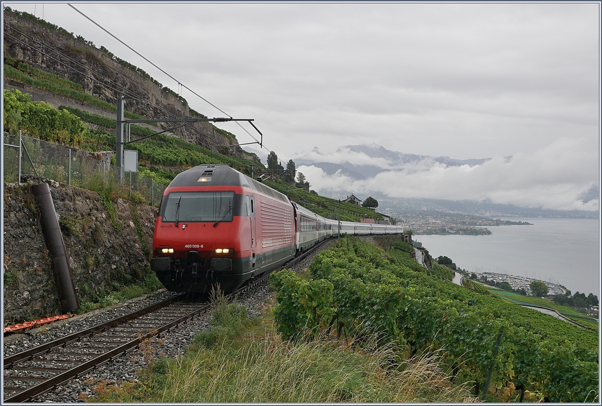Works on the line and the Re 460 089-6 runs wiht his IR 90 from Brig to Geneva via the vineyard-Line. 

29.08.2020