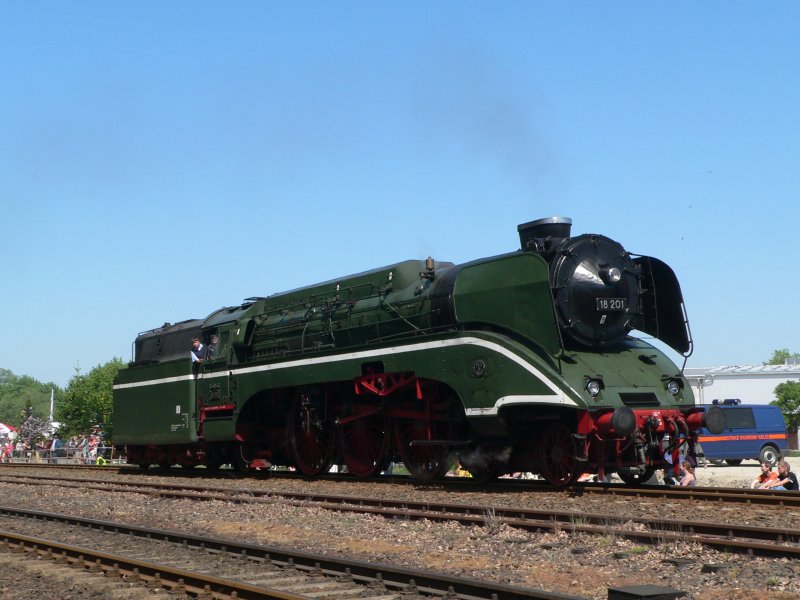 18 201 in Wolsztyn. Steam parade at 2009-05-02 