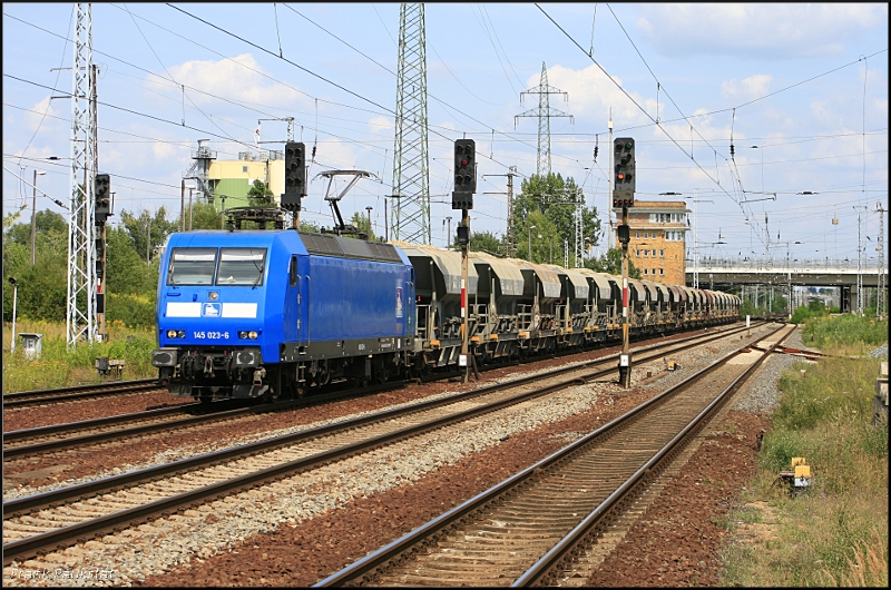 Class 145 (145 023-6) with Faccs-Wagon (Berlin Schnefeld, 2009-08-08)