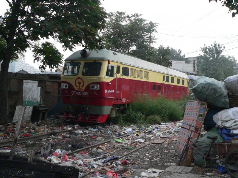 DF4 4D 0308 in a seedy living area in Beijing.
