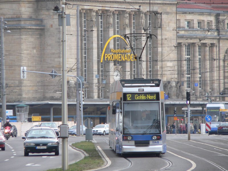Hauptbahnhof Promenaden and a tram on line 12 to Gohlis-Nord. Feb. 2008