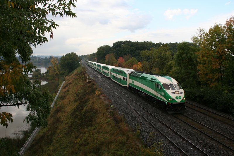 Local passenger train Go Transit MP40PH-3C 604 towards Toronto (Oshawa) on 3.10.2009 at Bayview Junction.
