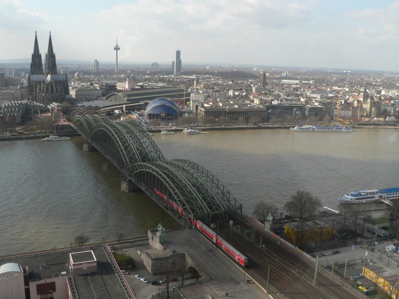 A regional train at the Hohenzollernbr�cke in Cologne. In background