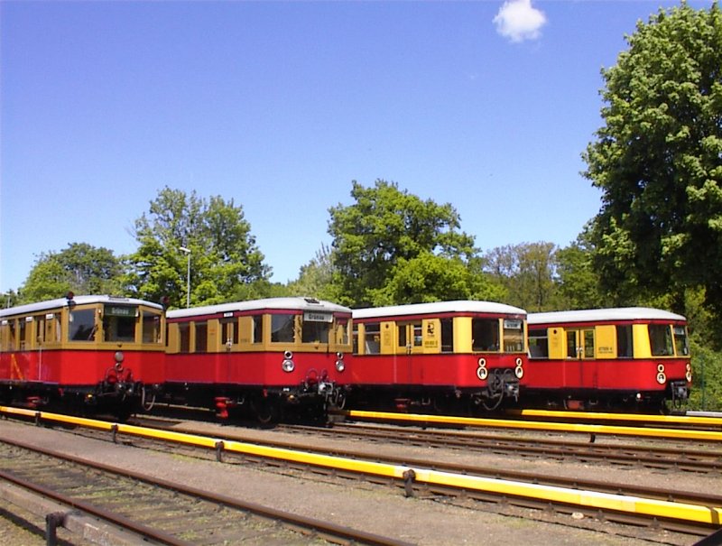 Some older S-Bahn-Classes in Berlin Schneweide, 2000.
