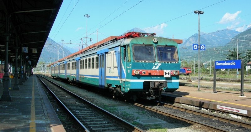 The FS Ale 724-043 to Novara in Domodossola.
10.09.2007