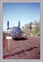 110 The DB 110 152-6 is arriving at Koblenz. 
18.05.1992