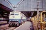 111 The DB 111 102-0 with an IR in Karlsruhe Main Station.
18. 05.1992