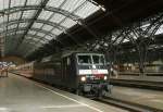 120 The 'M�rklin' DB 120 159-9 with an IC-service to Frankfurt in the big station hall of Leipzig.
08.11.2009