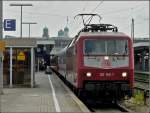 120 120 155-7 with the IC 1884 to Hamburg Altona is waiting for passengers at the station of Passau on September 17th, 2010.