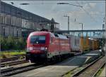 182 023-2 is hauling ...  De Rond Hans und Jeanny 19.08.2011