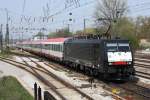 freight engine 189 992-1 leads an EC towards Italy  ...