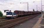 Shunter 333-042-0 pulls some ...  Hans van der Sluis 07.10.2009