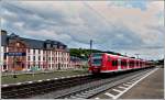 425 597-2 is leaving ...  De Rond Hans und Jeanny 07.07.2011