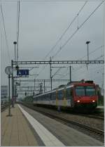 560-rbde-4-4 A NPZ is arriving at The Grenchen S�d Station. 
11.10.2011