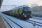 On a snowy morning of 19 January 2024 LTE 193 740 stands in Oss with a freight to Bad Bentheim.