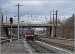 The ÖBB 1142 042 wiht the IC  Bodensee  to Lindau is arriving at Bregenz.