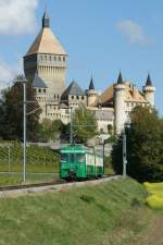 BAM Big Castle, small train - BAM local train by the Castle of Vuffelens.
13.01.2009