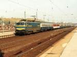 1606 (NMBS/SNCB) with D 422 Kln-Oostende at the railway station of Dren on 29-10-1993. Photo and scan: Date Jan de Vries.