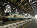 E 402 FS E 402 022 with a IC in Milano Centrale.
22.01.2009
